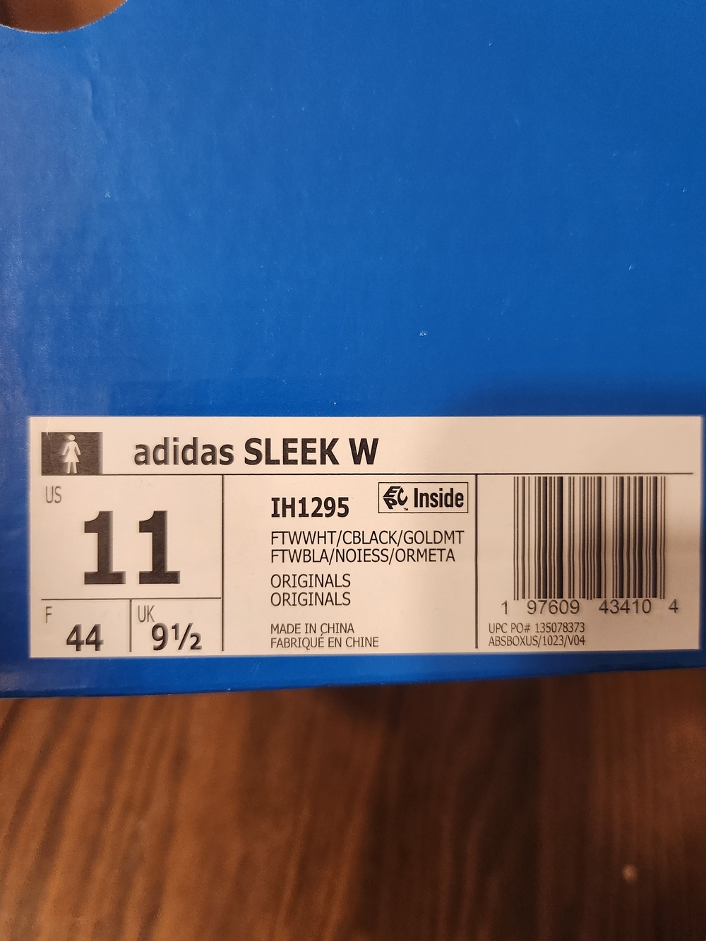 adidas SLEEK W Women’s White With Gold Accent Sneakers